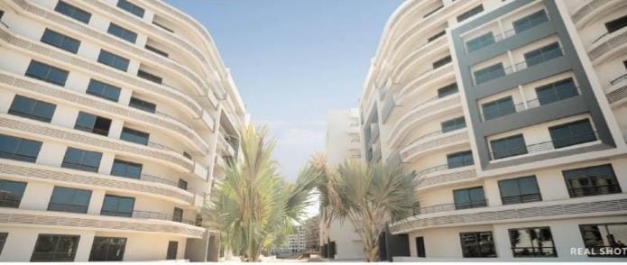 شقه 127متر للبيع في اكبر منطقه خدمات في ال R7