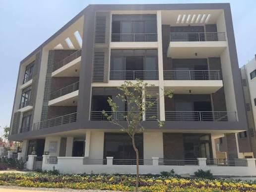 شقه قدام اكاديميه الشرطه للبيع