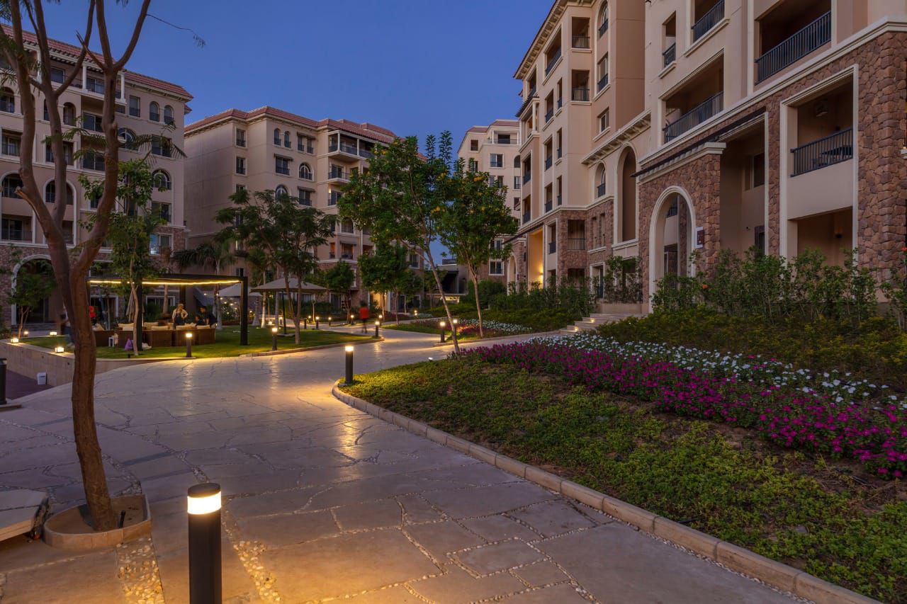 شقه للبيع في التجمع الخامس 